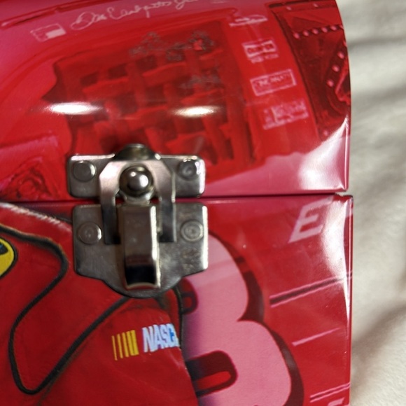 Dale Earnhardt, Jr. Lunch Box - Picture 11 of 13